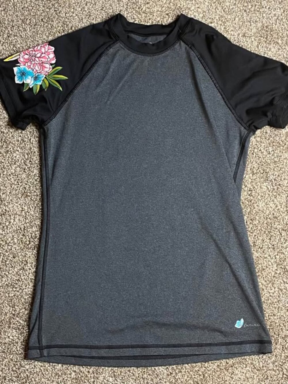 Burnside Rash Guard Swim Top Size Large Black & Gray Floral Sleeve Athletic Swim